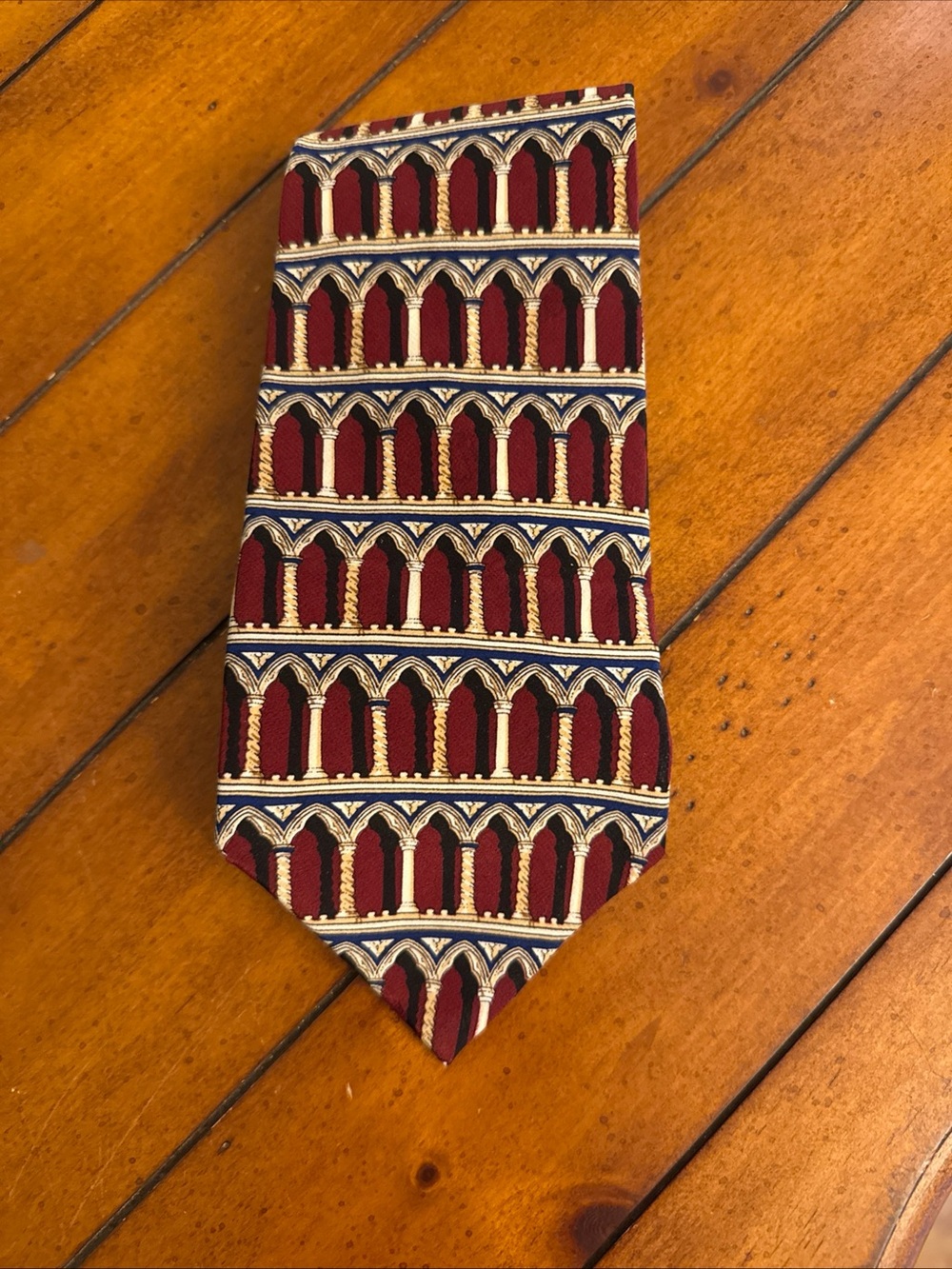 The Metropolitan Museum 100% Silk Men’s Necktie